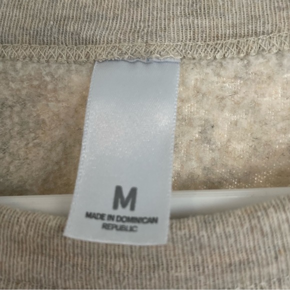 Hey Bear Graphic Cropped Oatmeal Heather Sweatshirt Size Medium - Picture 3 of 3